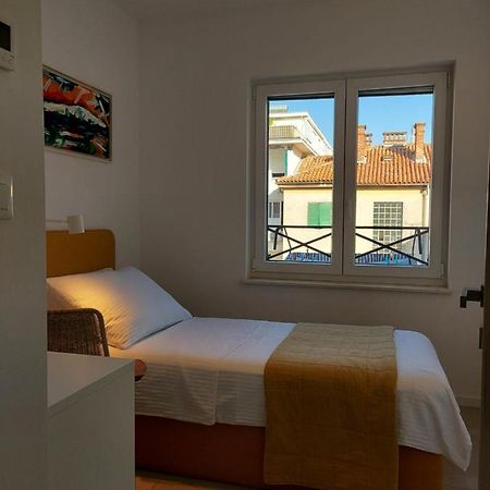 1/2 an Island Apartment Zadar Bagian luar foto